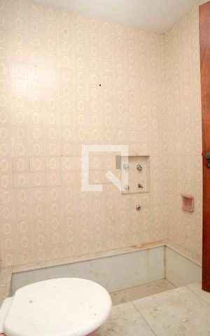 Casa à venda com 350m², 3 quartos e 1 vagaBanheiro Quarto 1 Suíte
