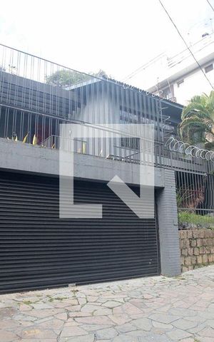 Casa à venda com 350m², 3 quartos e 1 vagaFachada