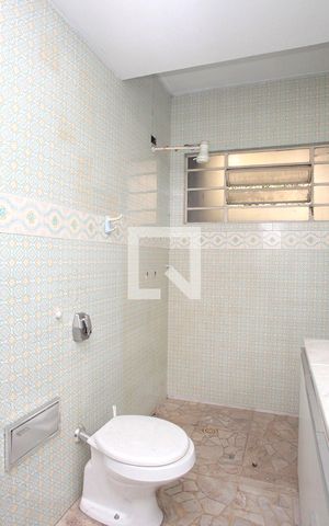 Casa à venda com 350m², 3 quartos e 1 vagaBanheiro 2