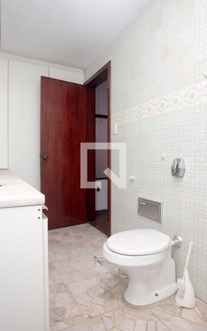 Casa à venda com 350m², 3 quartos e 1 vagaBanheiro 2