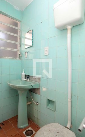 Casa à venda com 350m², 3 quartos e 1 vagaBanheiro 4 Serviço