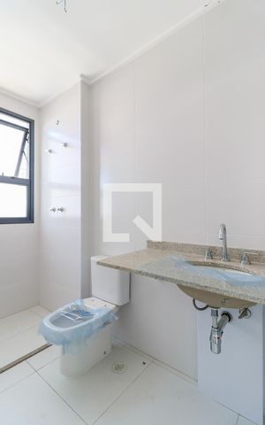 Apartamento à venda com 196m², 3 quartos e 3 vagas Apartamento à venda com 196m², 3 quartos e 3 vagasBanheiro da Suíte 2