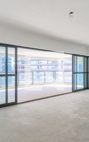 Apartamento à venda com 196m², 3 quartos e 3 vagas Apartamento à venda com 196m², 3 quartos e 3 vagasSala