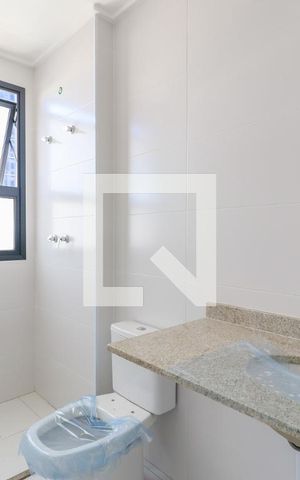Apartamento à venda com 196m², 3 quartos e 3 vagas Apartamento à venda com 196m², 3 quartos e 3 vagasBanheiro da Suíte 2