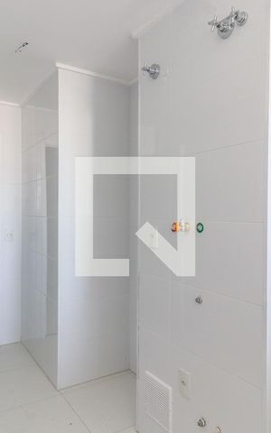 Apartamento à venda com 196m², 3 quartos e 3 vagas Apartamento à venda com 196m², 3 quartos e 3 vagasÁrea de Serviço