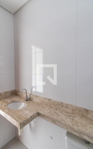 Apartamento à venda com 52m², 2 quartos e 1 vaga Apartamento à venda com 52m², 2 quartos e 1 vagaBanheiro