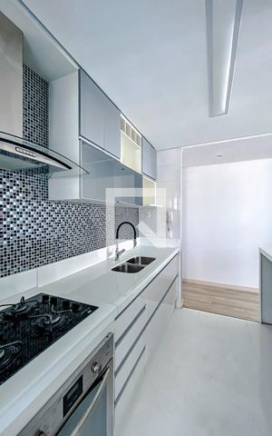 Apartamento à venda com 74m², 2 quartos e 2 vagasCozinha