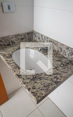 Apartamento à venda com 43m², 2 quartos e sem vaga Apartamento à venda com 43m², 2 quartos e sem vagaBanheiro