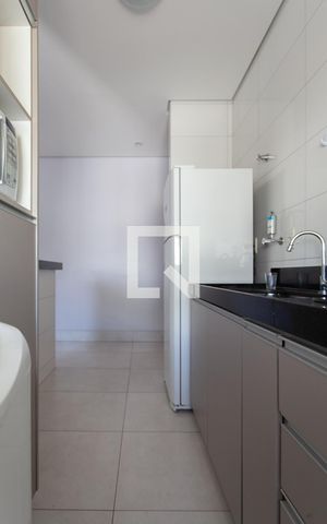 Apartamento para alugar com 47m², 2 quartos e 1 vaga Apartamento para alugar com 47m², 2 quartos e 1 vagaCozinha e Área de Serviço