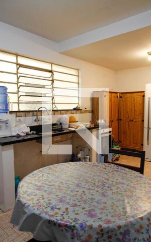Casa à venda com 142m², 3 quartos e 2 vagas Casa à venda com 142m², 3 quartos e 2 vagasCozinha