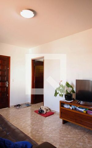 Casa à venda com 142m², 3 quartos e 2 vagas Casa à venda com 142m², 3 quartos e 2 vagasSala