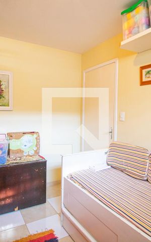 Casa à venda com 225m², 4 quartos e 4 vagas Casa à venda com 225m², 4 quartos e 4 vagasQuarto 4
