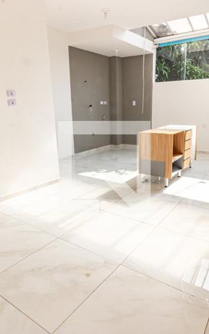 Casa de condomínio à venda com 74m², 2 quartos e 2 vagas Casa de condomínio à venda com 74m², 2 quartos e 2 vagasSala/Cozinha