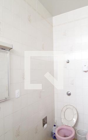 Casa para alugar com 450m², 4 quartos e 4 vagasBanheiro do Quarto 1