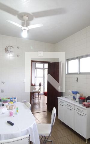Casa para alugar com 450m², 4 quartos e 4 vagasCozinha