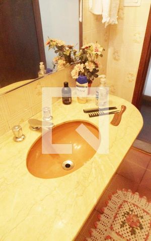 Casa para alugar com 450m², 4 quartos e 4 vagasBanheiro Social