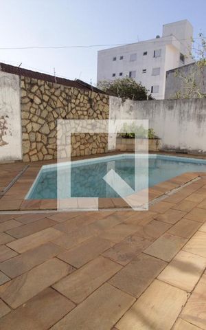 Casa para alugar com 450m², 4 quartos e 4 vagasPiscina