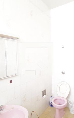 Casa para alugar com 450m², 4 quartos e 4 vagasBanheiro do Quarto 1