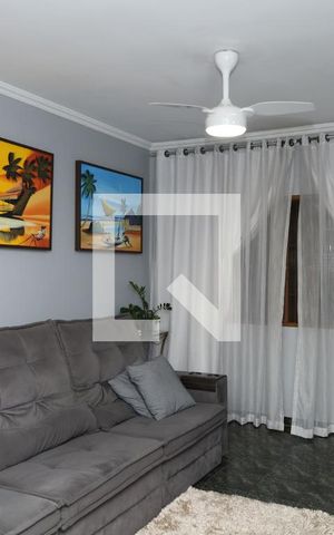 Casa à venda com 144m², 3 quartos e 2 vagasSala