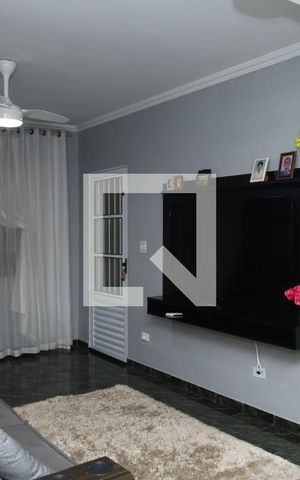Casa à venda com 144m², 3 quartos e 2 vagasSala