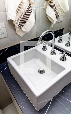 Apartamento para alugar com 100m², 2 quartos e 2 vagas Apartamento para alugar com 100m², 2 quartos e 2 vagasBanheiro da Suíte 2