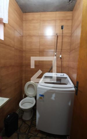 Casa à venda com 150m², 4 quartos e 2 vagasBanheiro 3