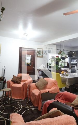 Casa à venda com 150m², 4 quartos e 2 vagasSala 1