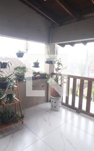 Casa à venda com 150m², 4 quartos e 2 vagasSacada