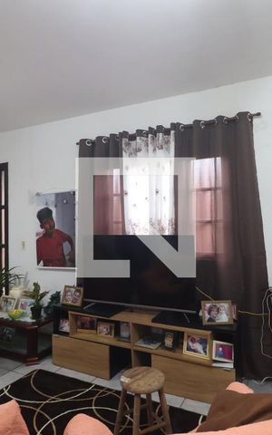 Casa à venda com 150m², 4 quartos e 2 vagasSala 1