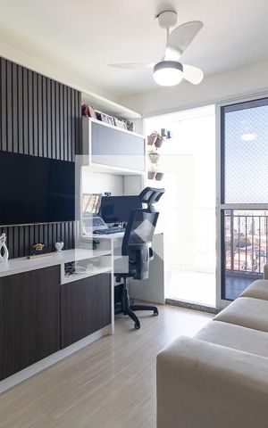 Apartamento à venda com 55m², 2 quartos e 1 vaga Apartamento à venda com 55m², 2 quartos e 1 vagaSala