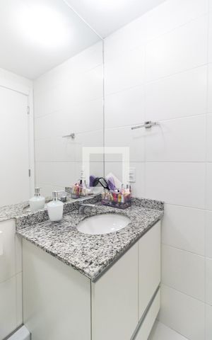 Apartamento à venda com 55m², 2 quartos e 1 vaga Apartamento à venda com 55m², 2 quartos e 1 vagaBanheiro Social