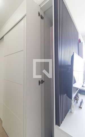 Apartamento à venda com 55m², 2 quartos e 1 vaga Apartamento à venda com 55m², 2 quartos e 1 vagaDetalhe do Corredor