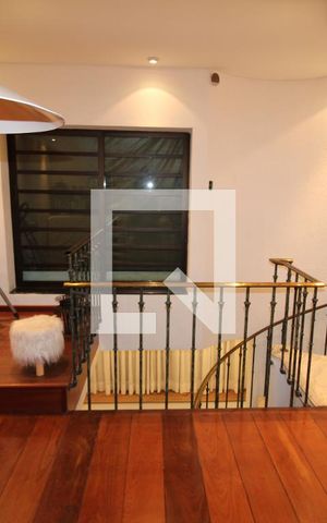 Apartamento à venda com 288m², 3 quartos e 4 vagasÁrea de Serviço - Quarto