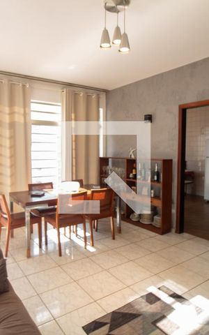 Casa à venda com 120m², 3 quartos e 5 vagas Casa à venda com 120m², 3 quartos e 5 vagasSala