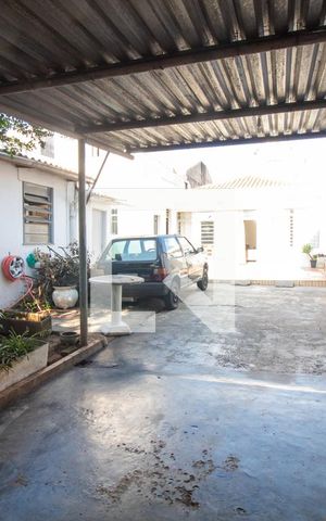 Casa à venda com 120m², 3 quartos e 5 vagas Casa à venda com 120m², 3 quartos e 5 vagasGaragem