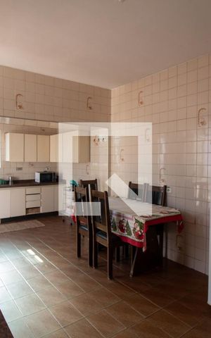 Casa à venda com 120m², 3 quartos e 5 vagas Casa à venda com 120m², 3 quartos e 5 vagasCopa