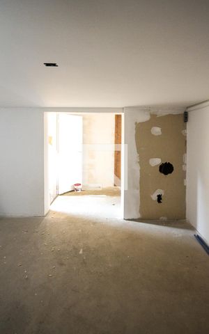 Casa à venda com 300m², 2 quartos e 2 vagasQuarto de Serviço