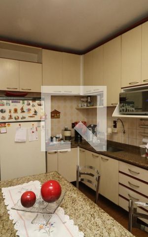 Casa à venda com 325m², 5 quartos e 2 vagasCozinha