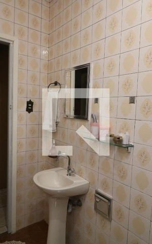 Casa à venda com 325m², 5 quartos e 2 vagasBanheiro 2
