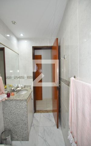 Apartamento à venda com 184m², 4 quartos e 2 vagasBanheiro da Suíte 1
