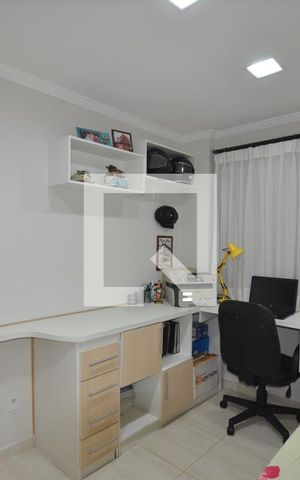 Apartamento à venda com 184m², 4 quartos e 2 vagasQuarto 3