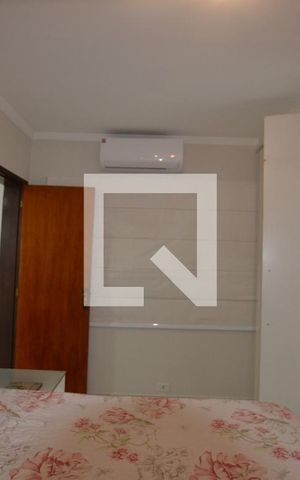Apartamento à venda com 184m², 4 quartos e 2 vagasQuarto 2 Suíte