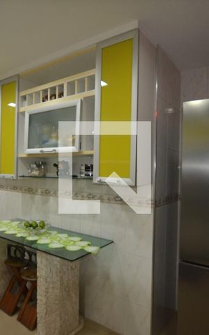 Apartamento à venda com 184m², 4 quartos e 2 vagasCozinha