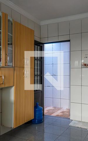 Casa à venda com 237m², 4 quartos e 4 vagas Casa à venda com 237m², 4 quartos e 4 vagasCozinha