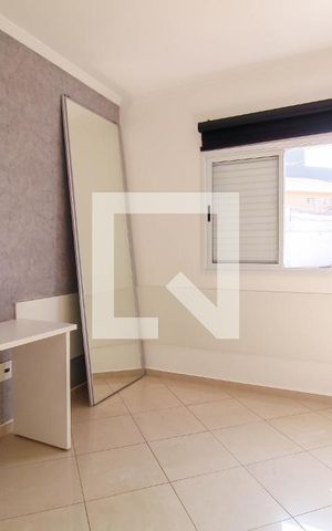 Casa à venda com 300m², 3 quartos e 2 vagas Casa à venda com 300m², 3 quartos e 2 vagasQuarto 2 - Suíte