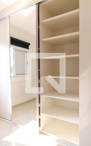 Casa à venda com 300m², 3 quartos e 2 vagas Casa à venda com 300m², 3 quartos e 2 vagasQuarto 2 - Suíte