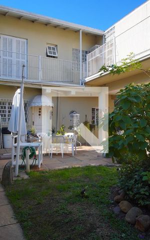 Casa à venda com 350m², 3 quartos e 2 vagasQuintal - Fundos
