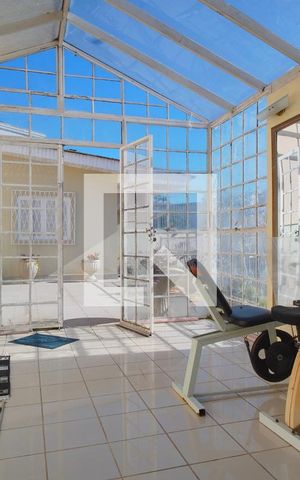 Casa à venda com 350m², 3 quartos e 2 vagasQuarto 1 - Suíte/Varanda