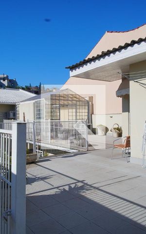 Casa à venda com 350m², 3 quartos e 2 vagasTerraço