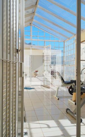Casa à venda com 350m², 3 quartos e 2 vagasQuarto 1 - Suíte - Varanda